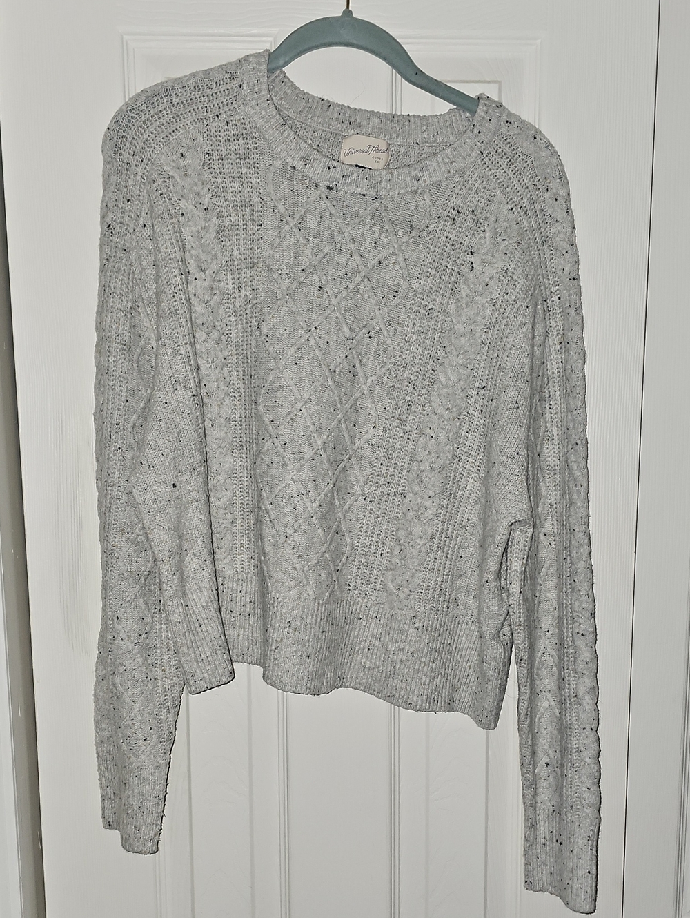 Universal Thread Light Gray Cable Knit Crewneck Sweater